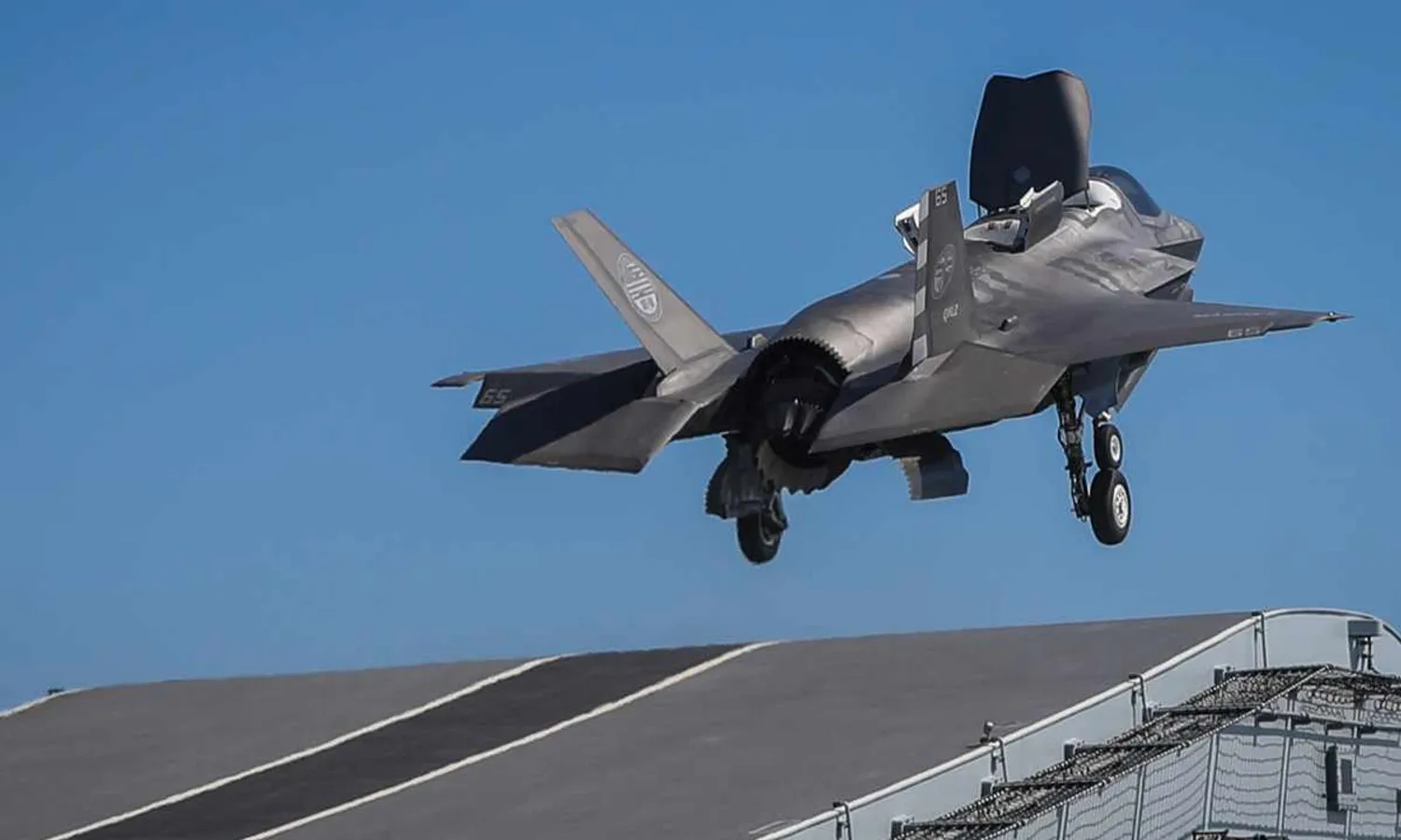 F-35B takes off from HMS Queen Elizabeth (RN)
