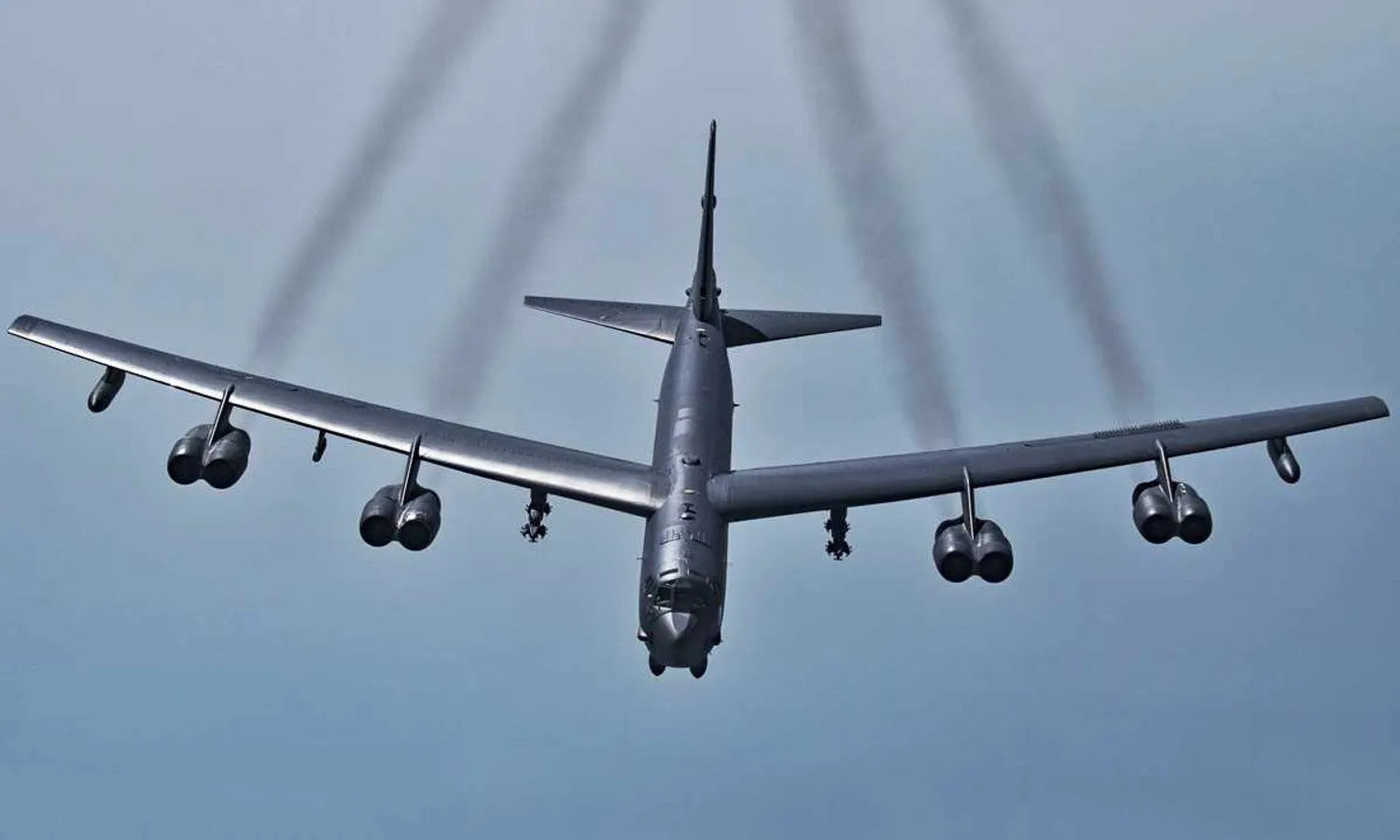A B-52 bomber was used by the US Air Force to carry the hypersonic missile prototype | USAF