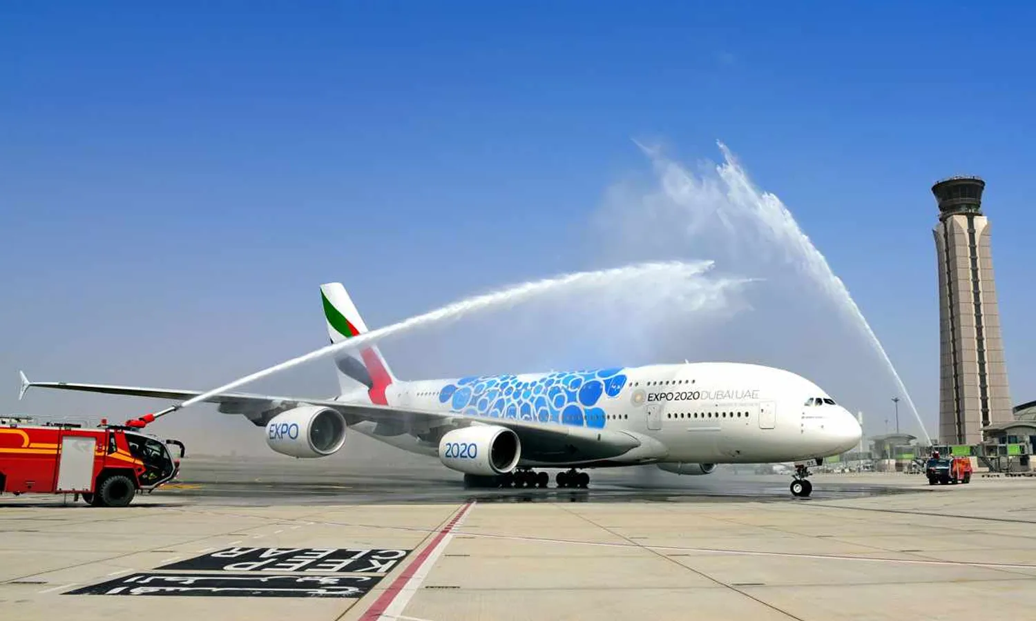 The A380 arrives in Muscat: two daily flights with only 340 kilometres of distance (Emirates)