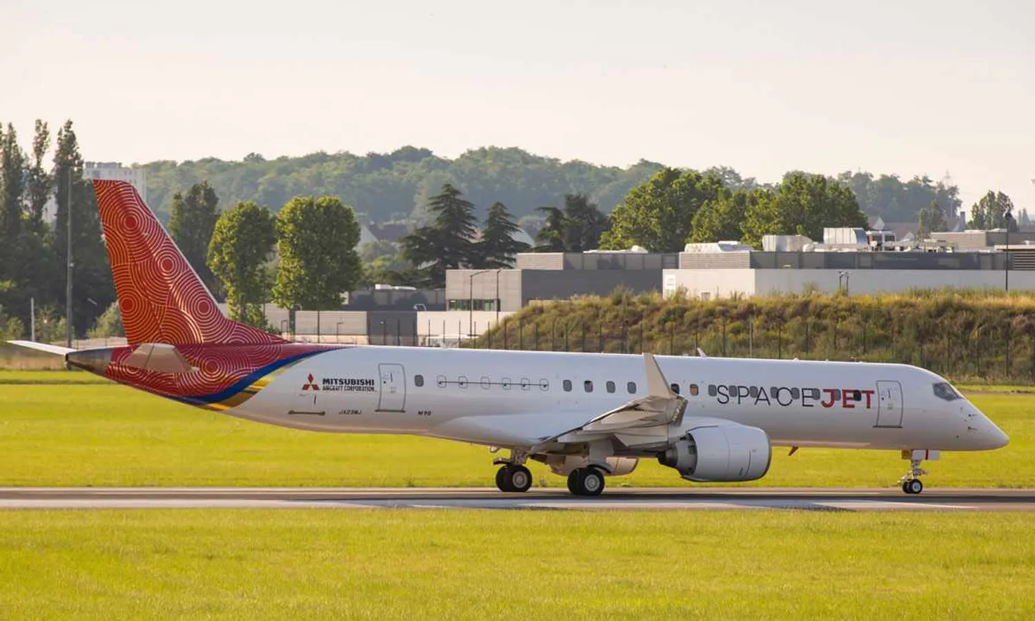 The SpaceJet M90, M100's big brother: important deal with Mesa Airlines (Mitsubishi)