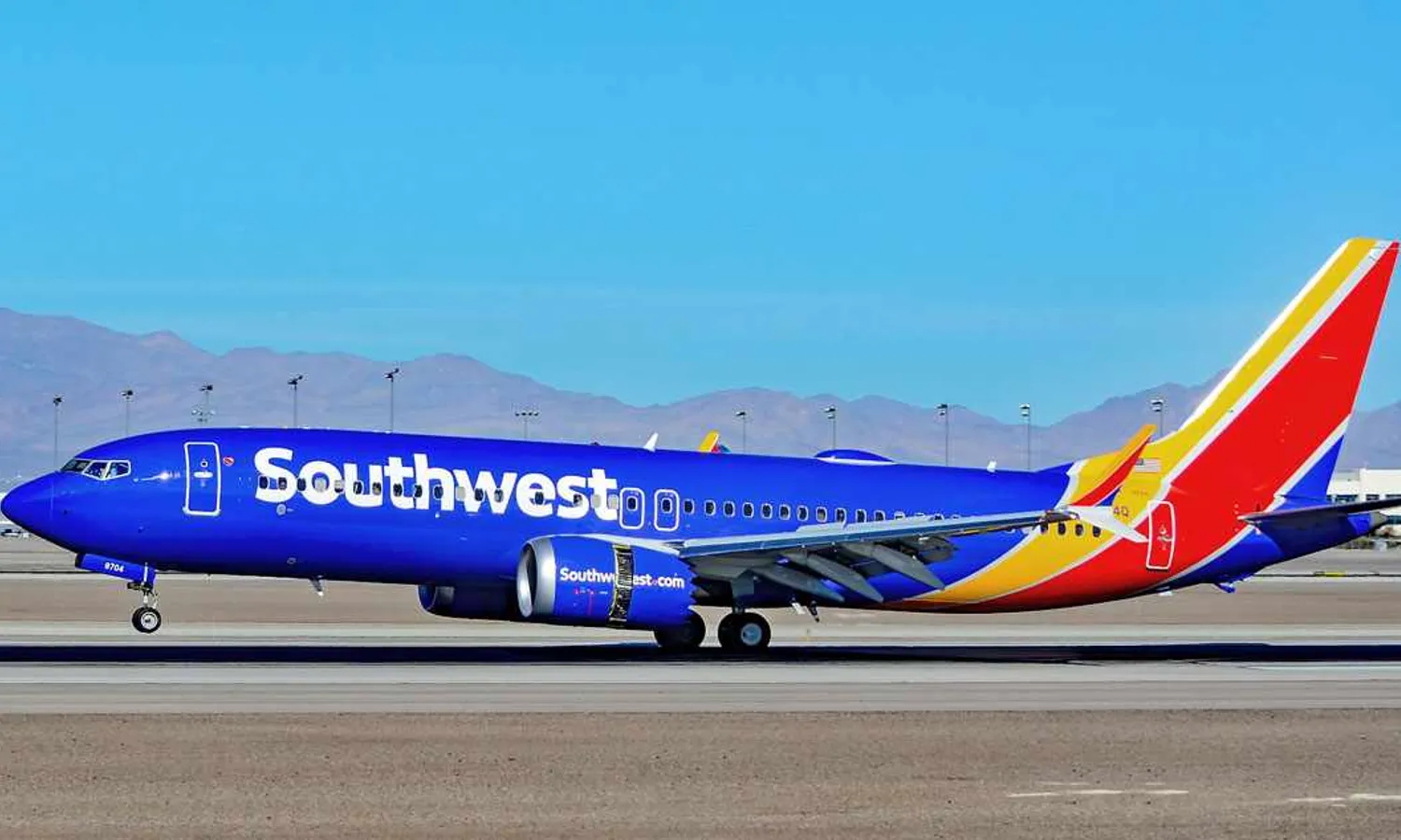 One of Southwest's 34 737 MAX that is grounded: keeping an eye on Boeing's competitors (Tomás del Coro)