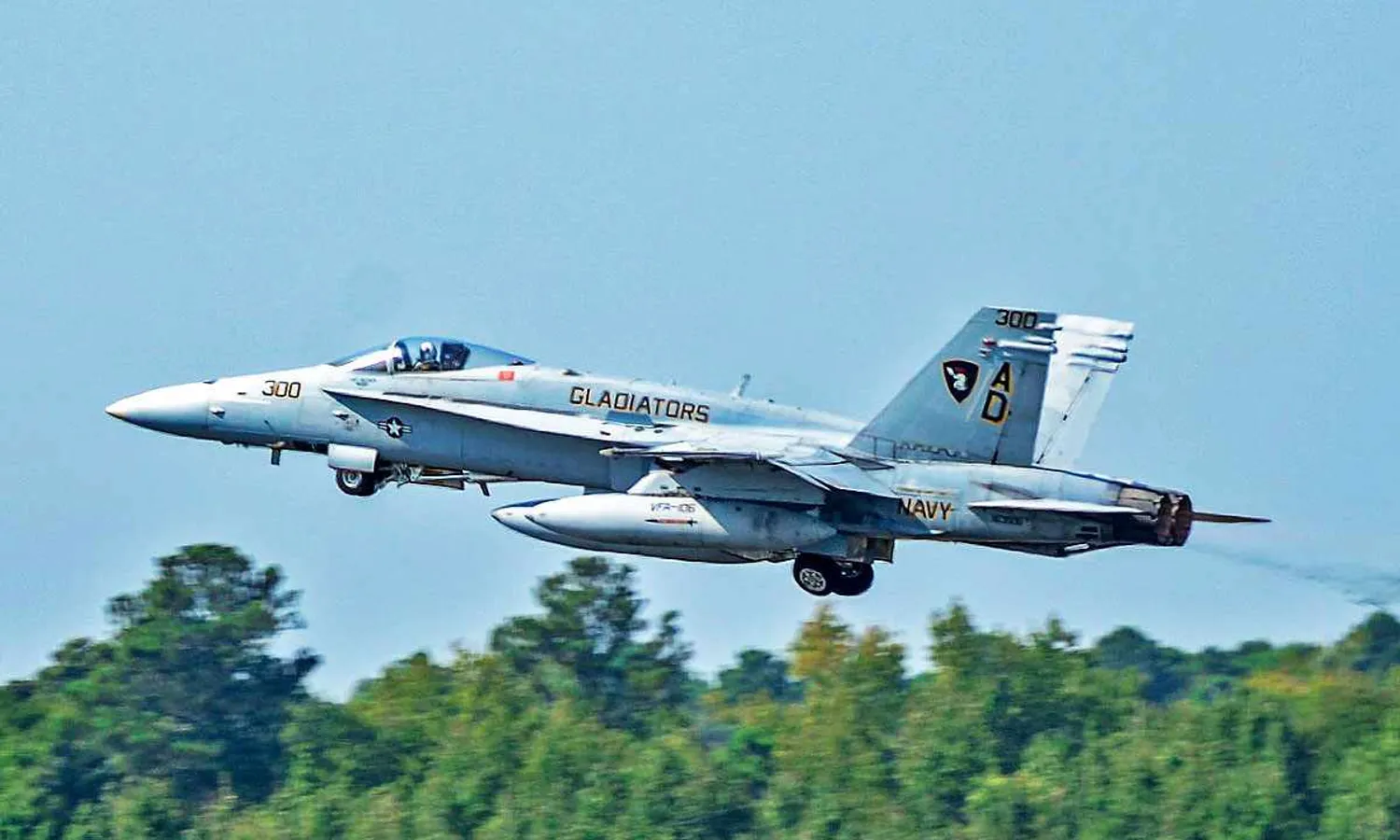 The last US Navy operational F/A-18C has been flying since 1988 (USN)