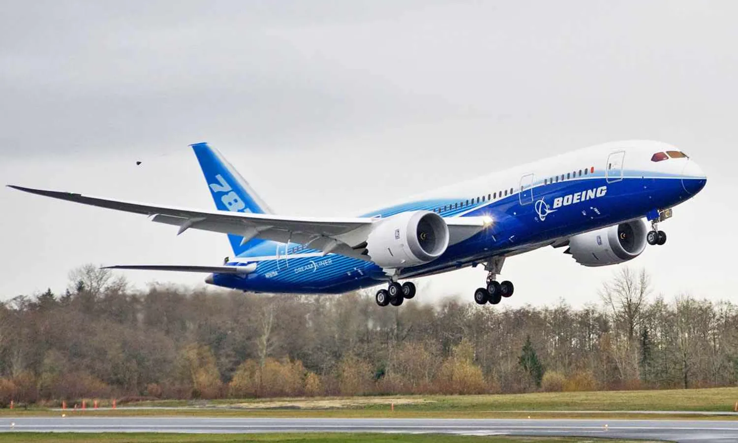 The first flight of the Boeing 787 on December 15, 2009 (Boeing)