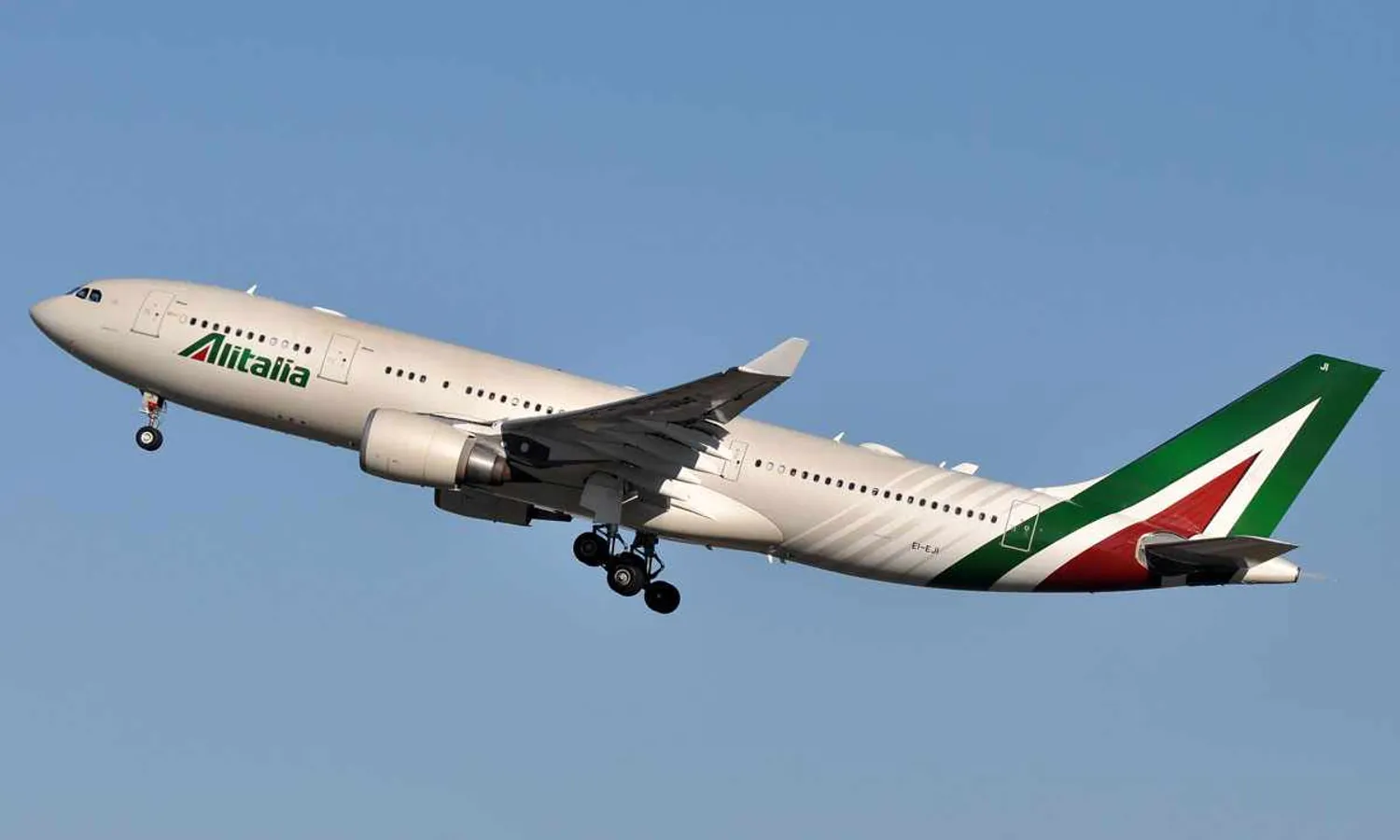 Alitalia has a fleet of 113 planes, including 14 A330-200 jets for international flights (Eric Salard)