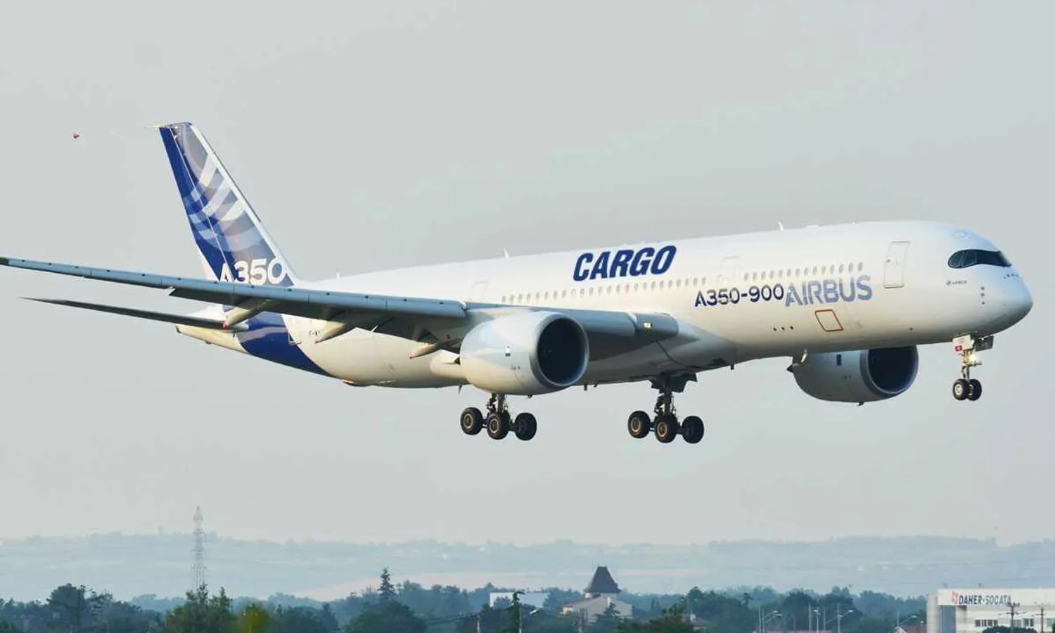Airbus A350F on the way (Laurent Errera)
