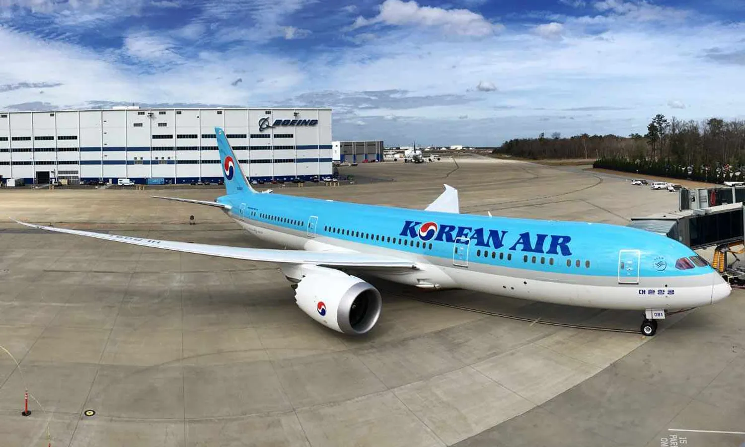 A Korean Air 787-9 produced in North Charleston by Boeing (airbus777)