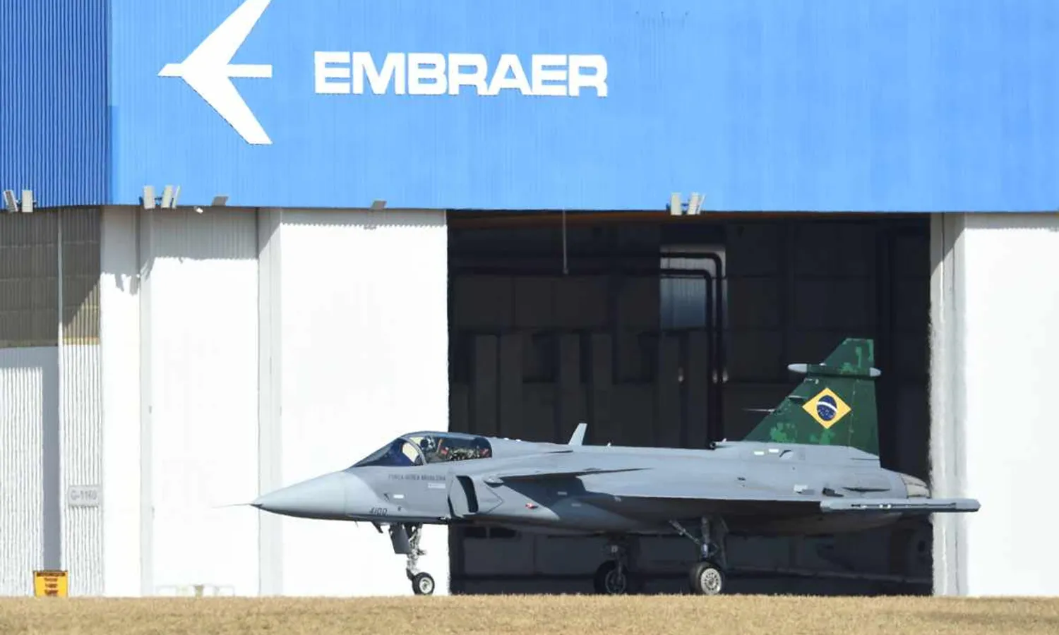 Union announces strike at Embraer, company denies disruption