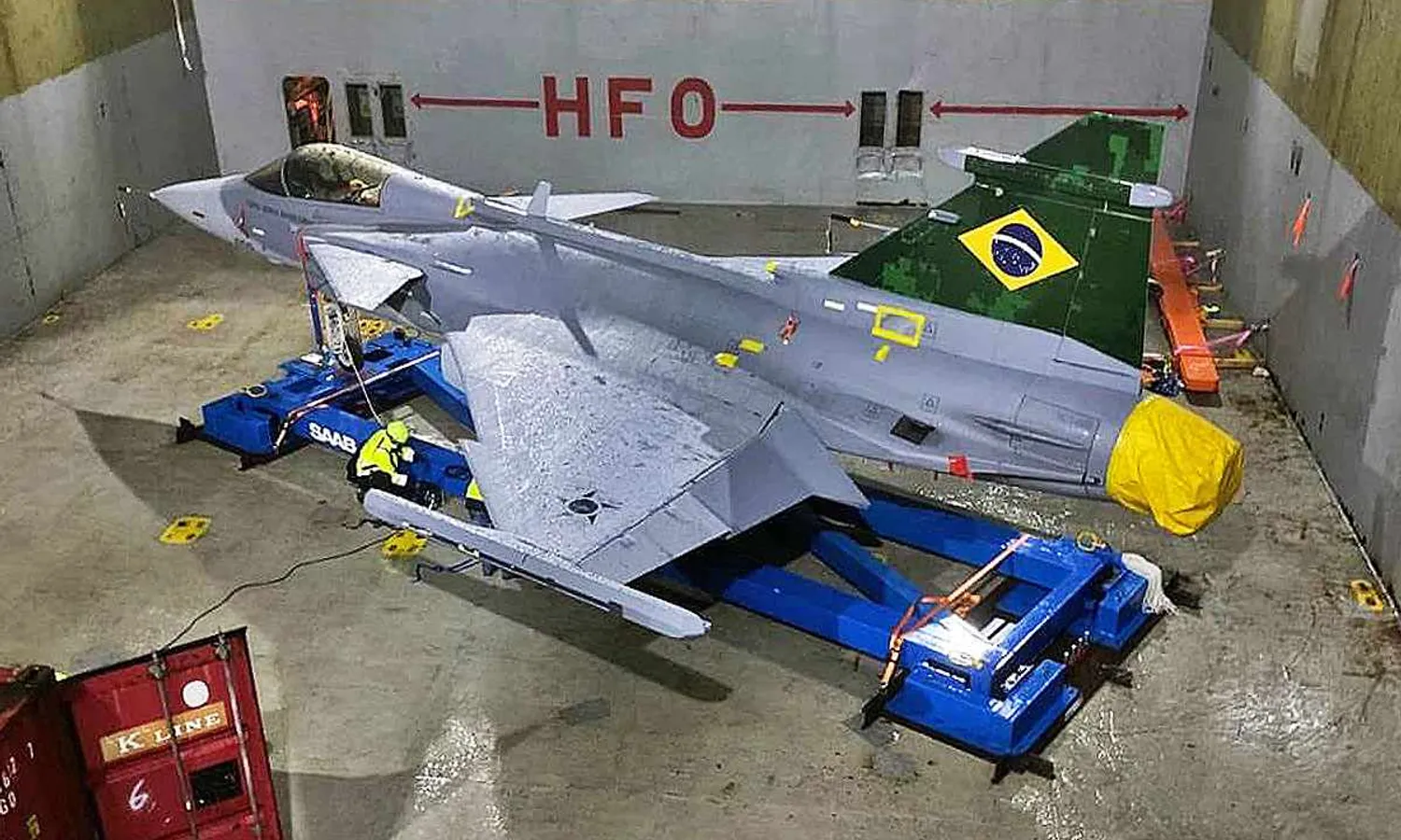 Saab Gripen E from Brazil seen on ship (Via Twitter)
