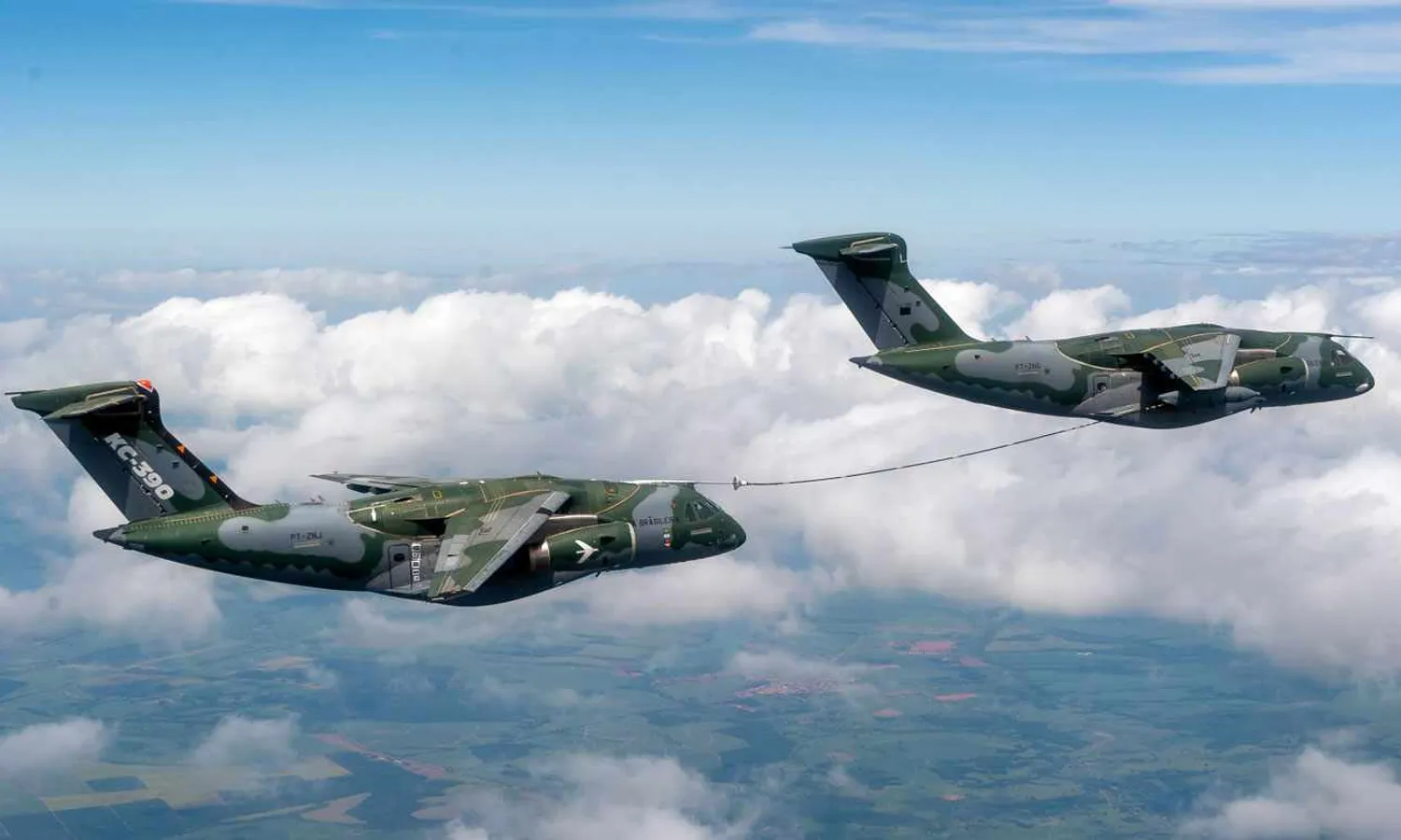 KC-390 aerial refueling (Embraer)