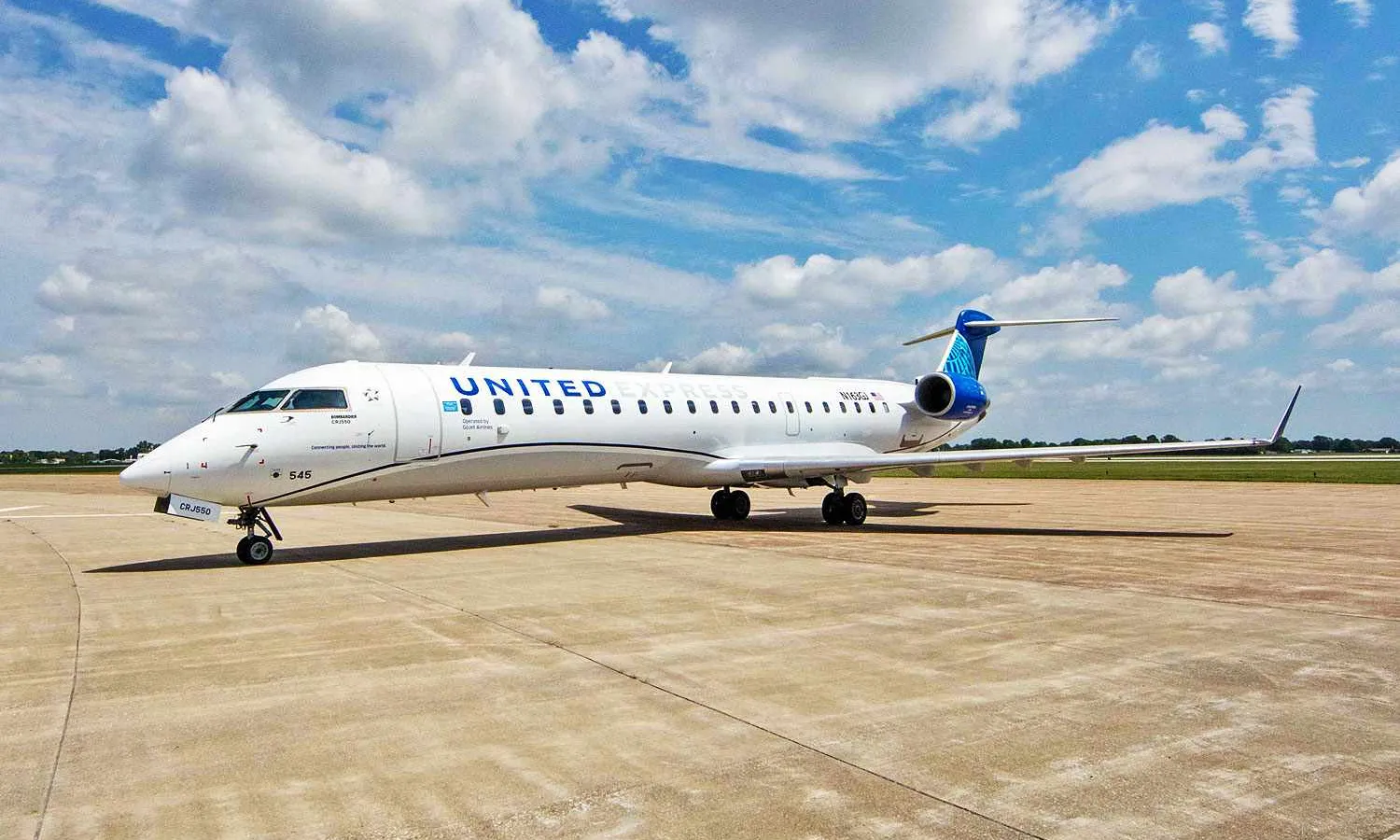 United Express CRJ 550 (UA)