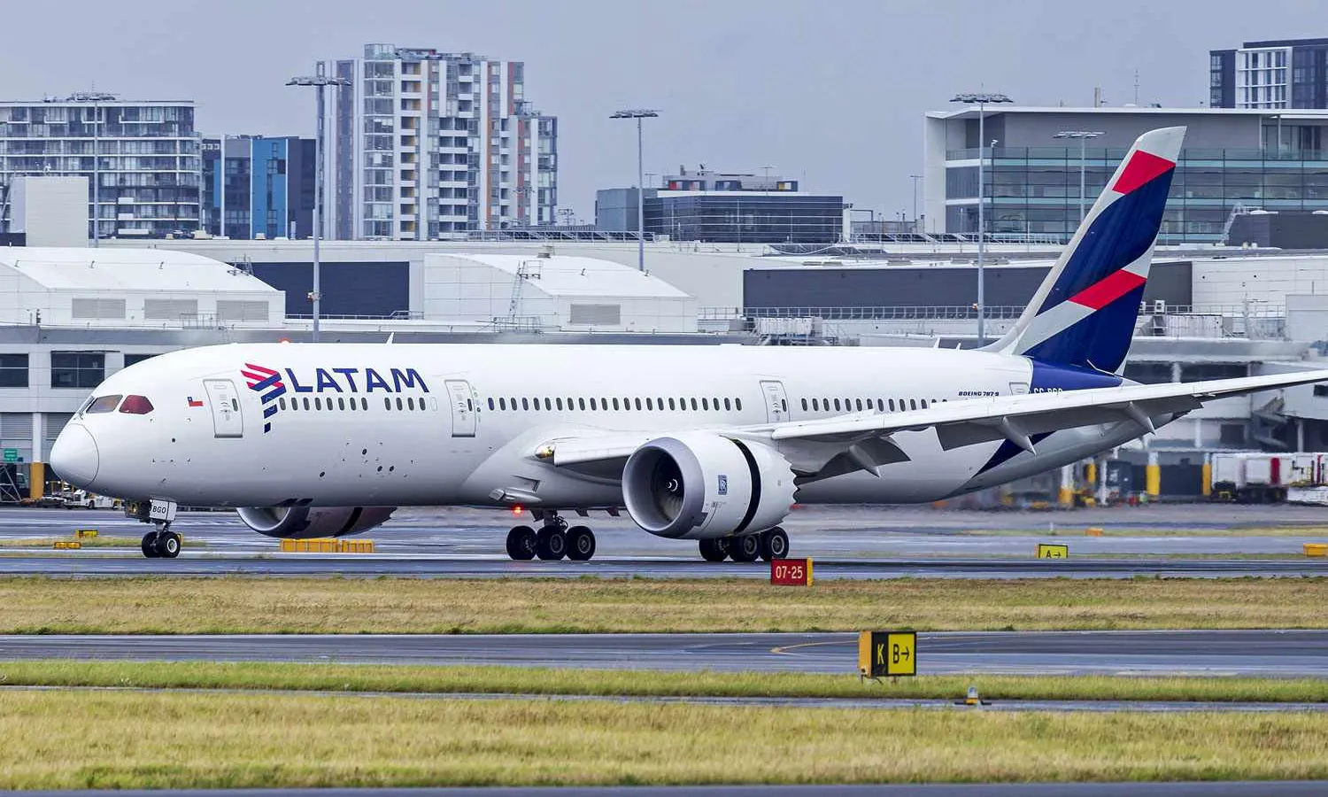 The Boeing 787-9 CC-BGO when it was still operating by Chilean LATAM (Bidgee)