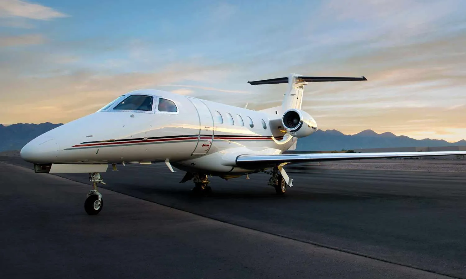 NetJets Phenom 300 (Embraer)