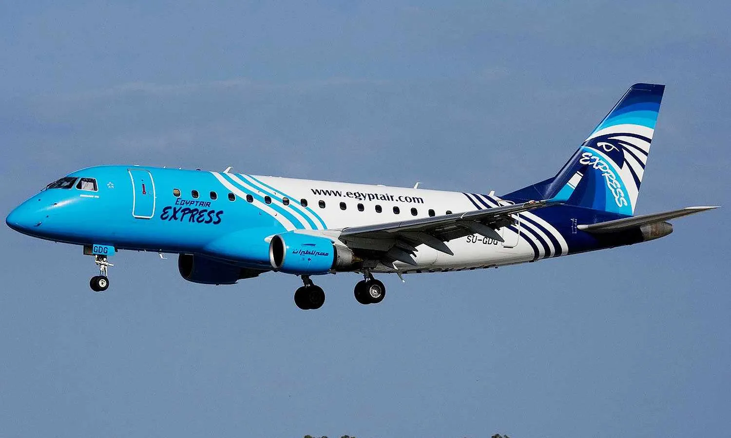 EgyptAir E170 (Gordon Zammit)