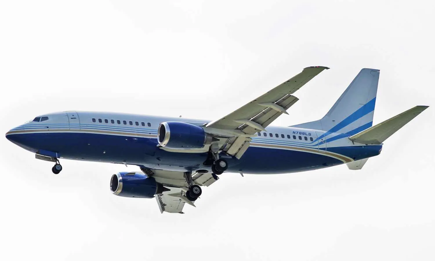 Boeing 737-300 VIP that would belong to actor John Travolta (Kentaro Iemoto)