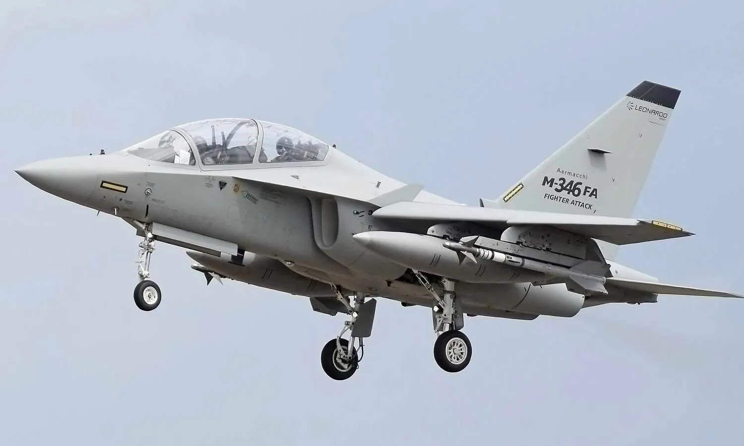 Leornardo M-346FA (Adrian Pingstone)