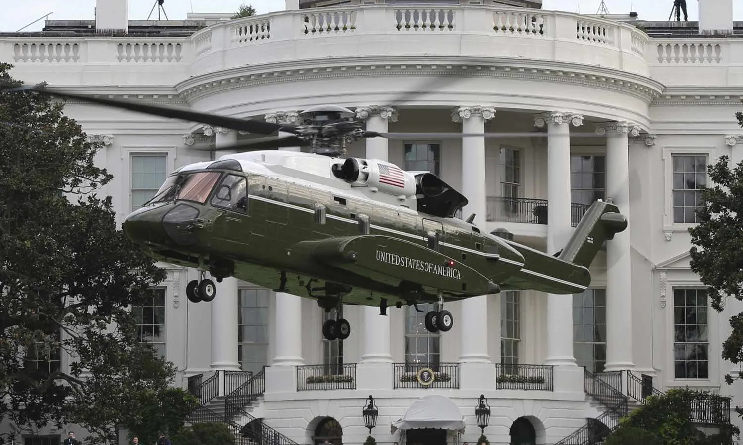 The VH-92 helicopter lands at the White House (Sikorsky)