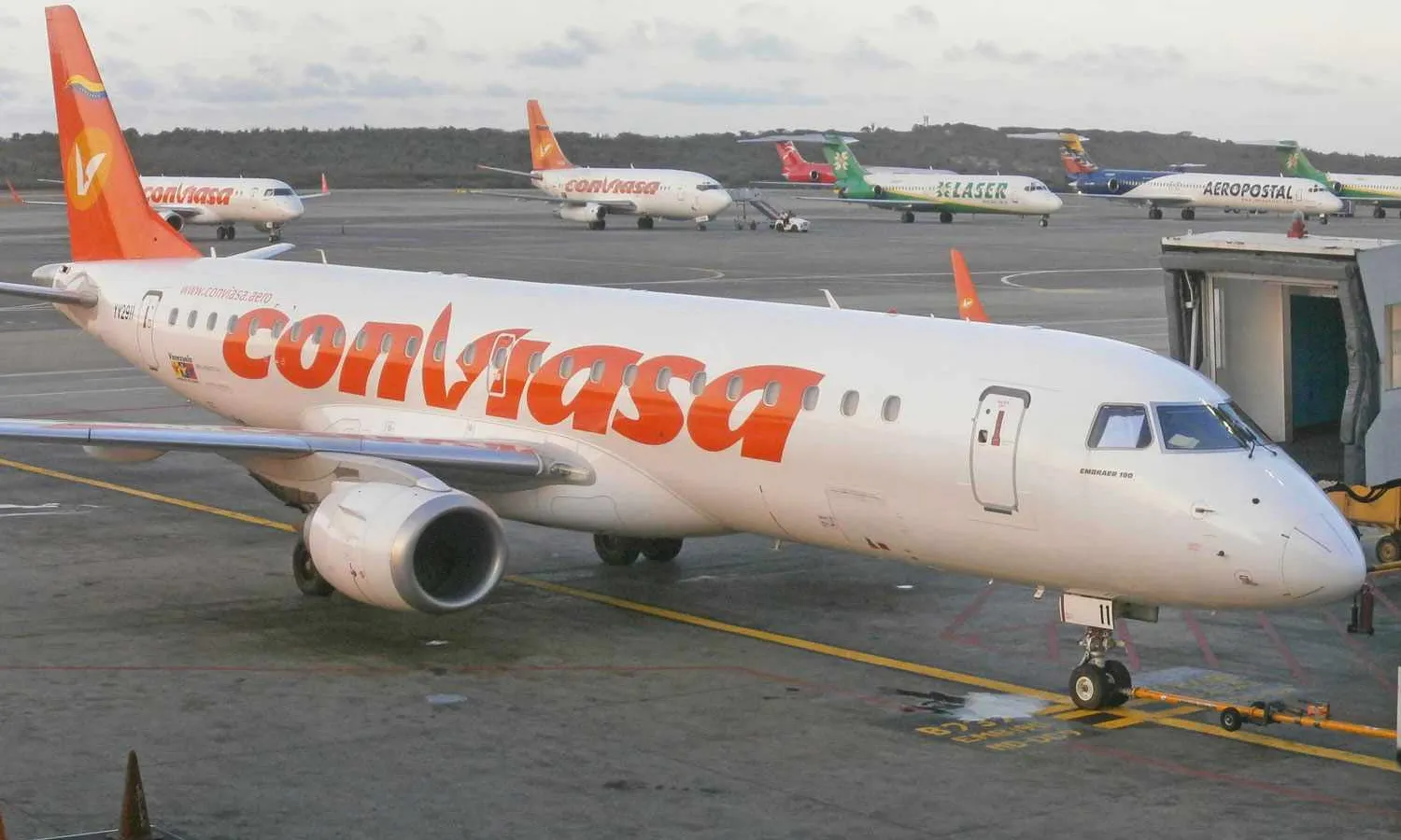 Trump declares Venezuelan airspace closed to civil flights amid US military buildup