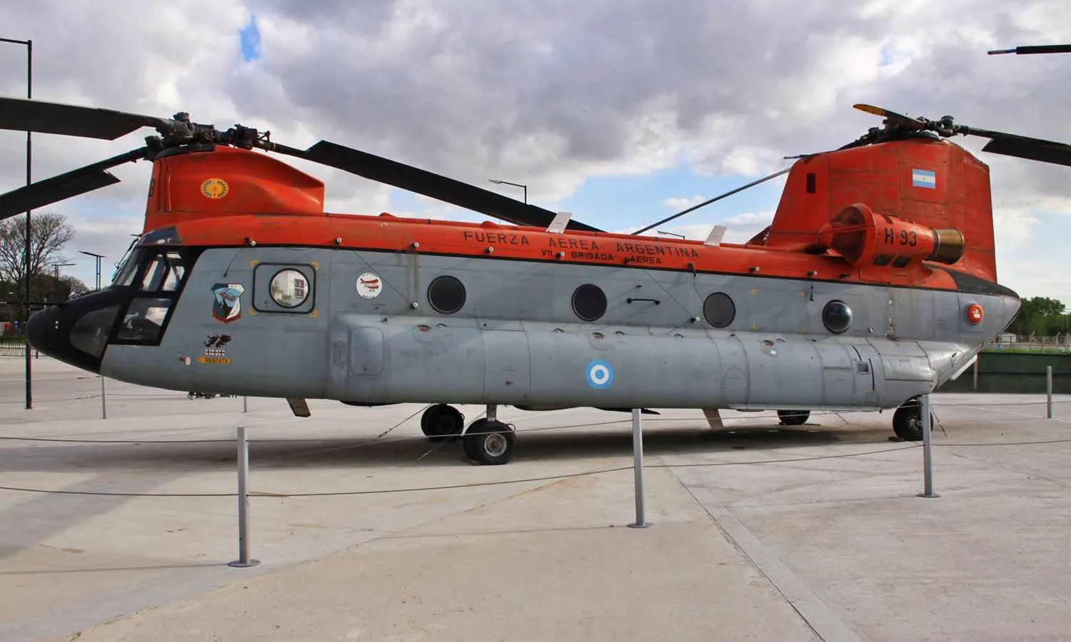 Old Boeing CH-47 Chinook operated by Argentina (Aeroprints)