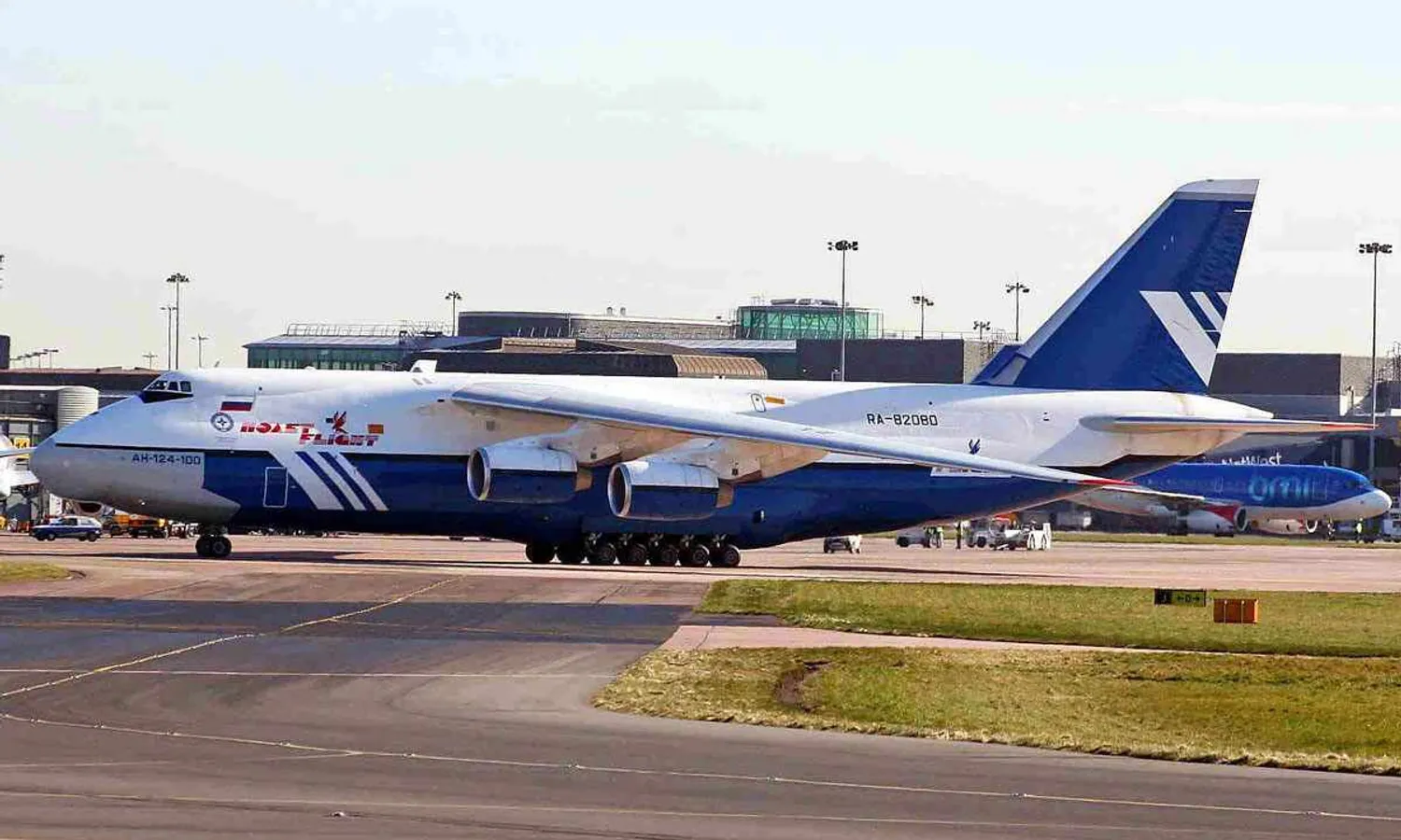 An-124 RA-82080 (Ken Fielding)