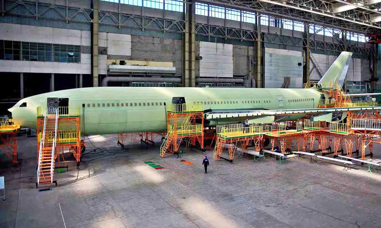 Ilyushin Il-96-400M (UAC)