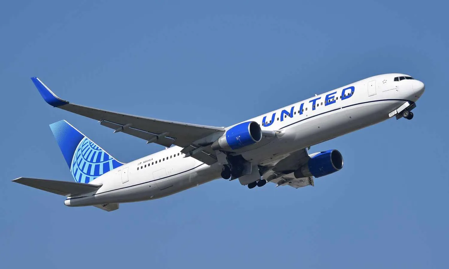 United Airlines Boeing 767-300 (Alan Wilson)