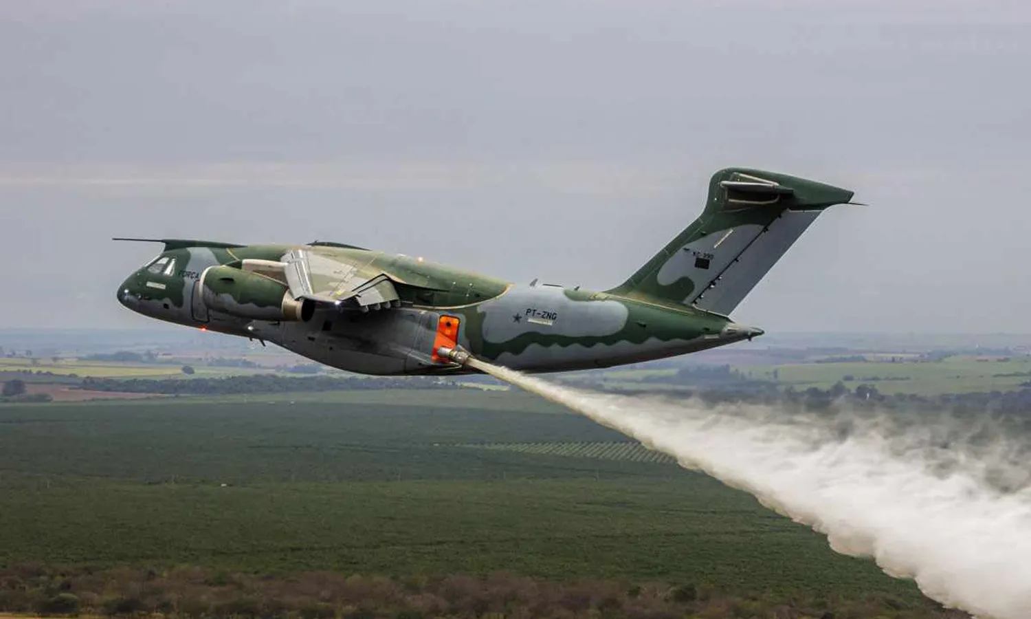 C-390 completes firefighting certification (Embraer)
