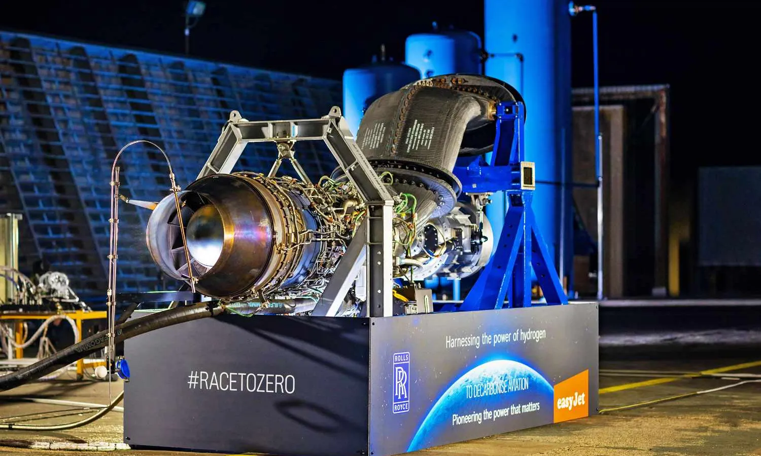 AE 2100 test engine (RR)