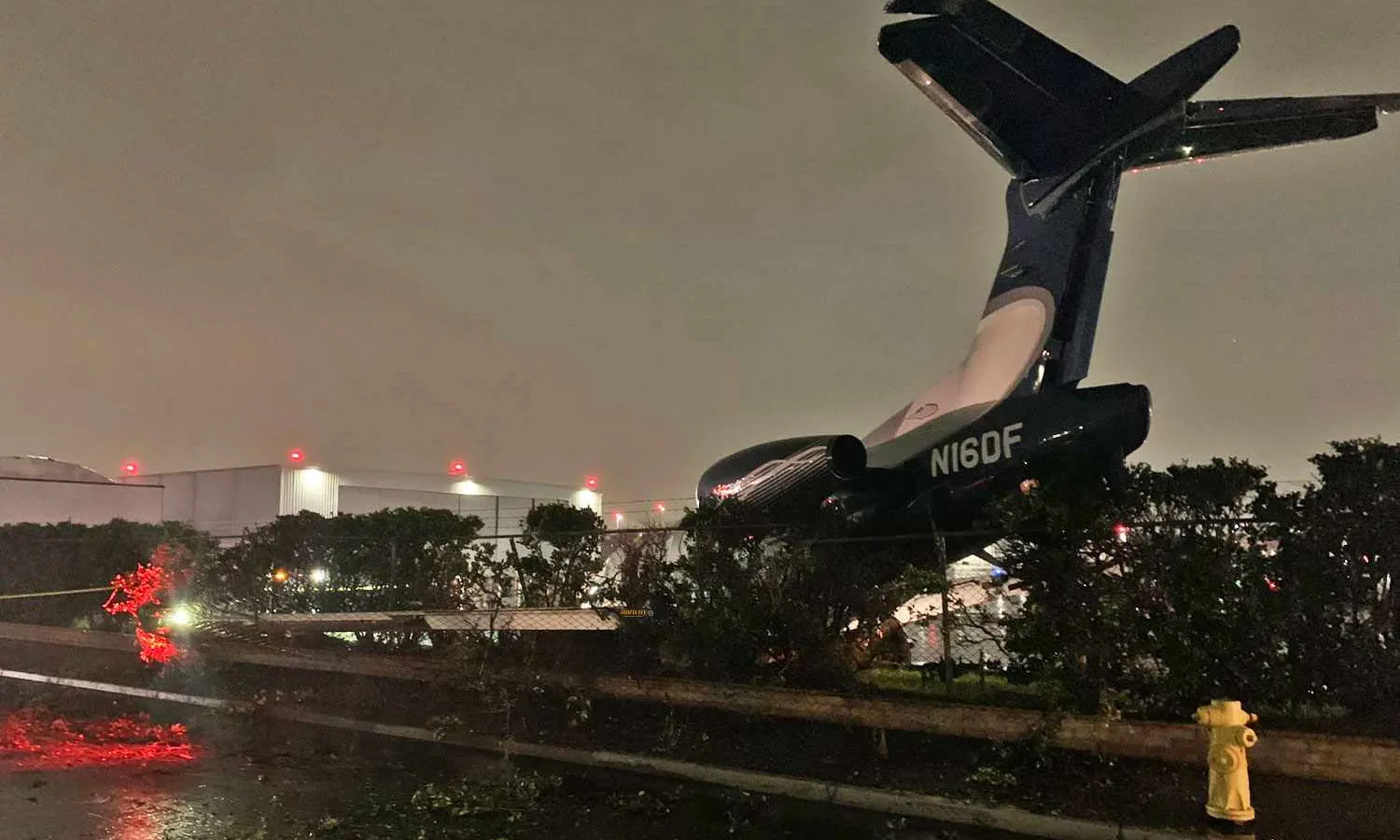 N16DF registration Phenom 300 (@LACoFDPIO)