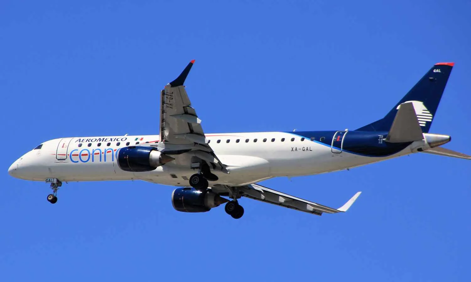Aeromexico E190 (Max Effect)