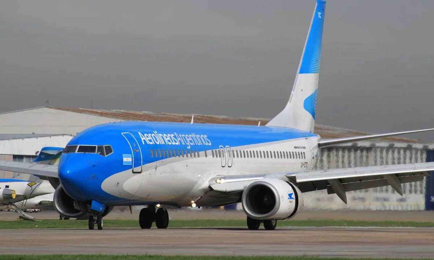 Boeing 737-800 LV-CTC that was coverted to freighter (Aeroprints)