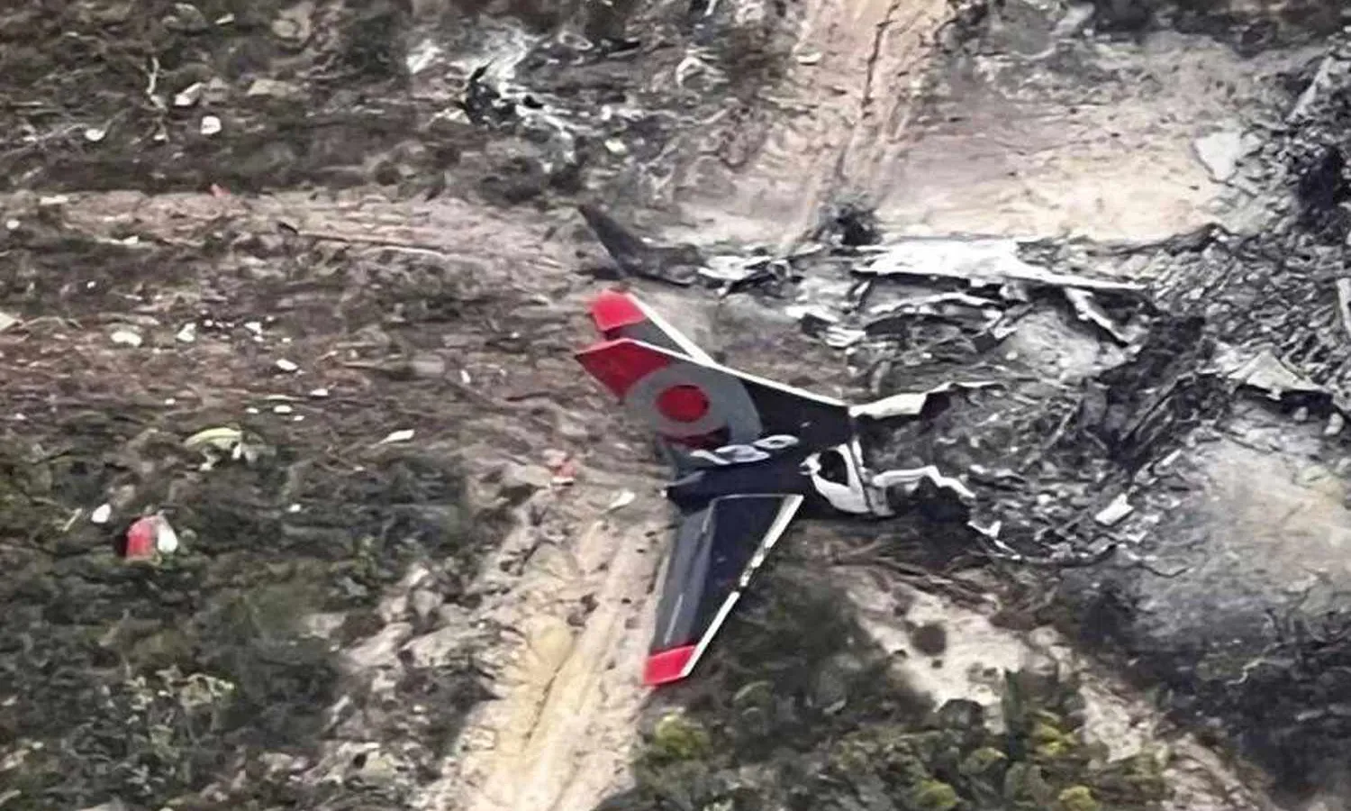 Wreckage from the Boeing 737 firefighter (DFES)