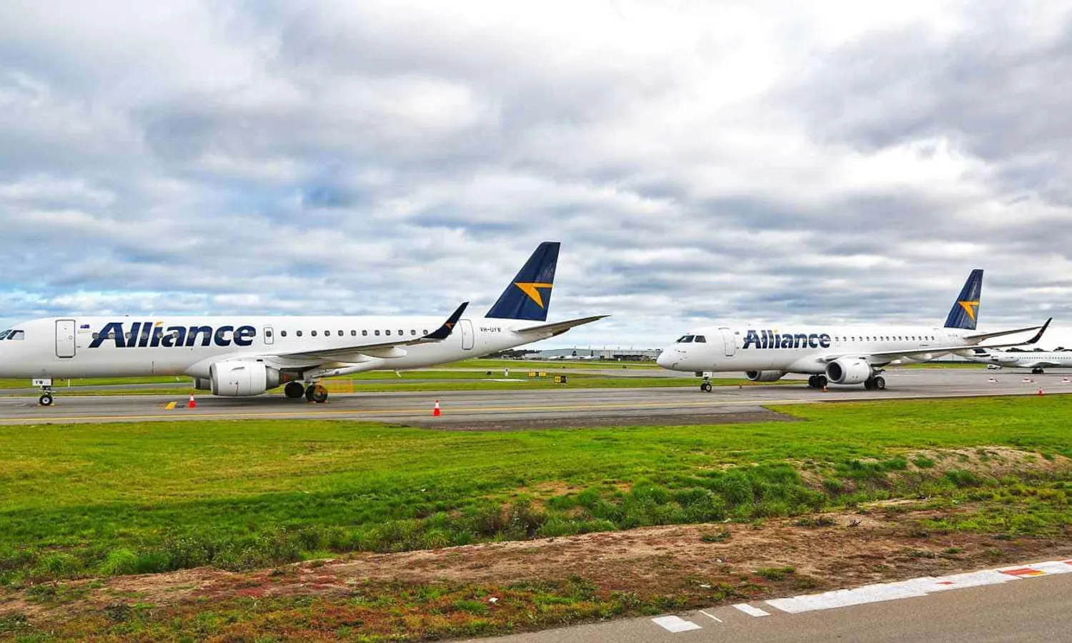 Alliance E190 aircraft (AA)