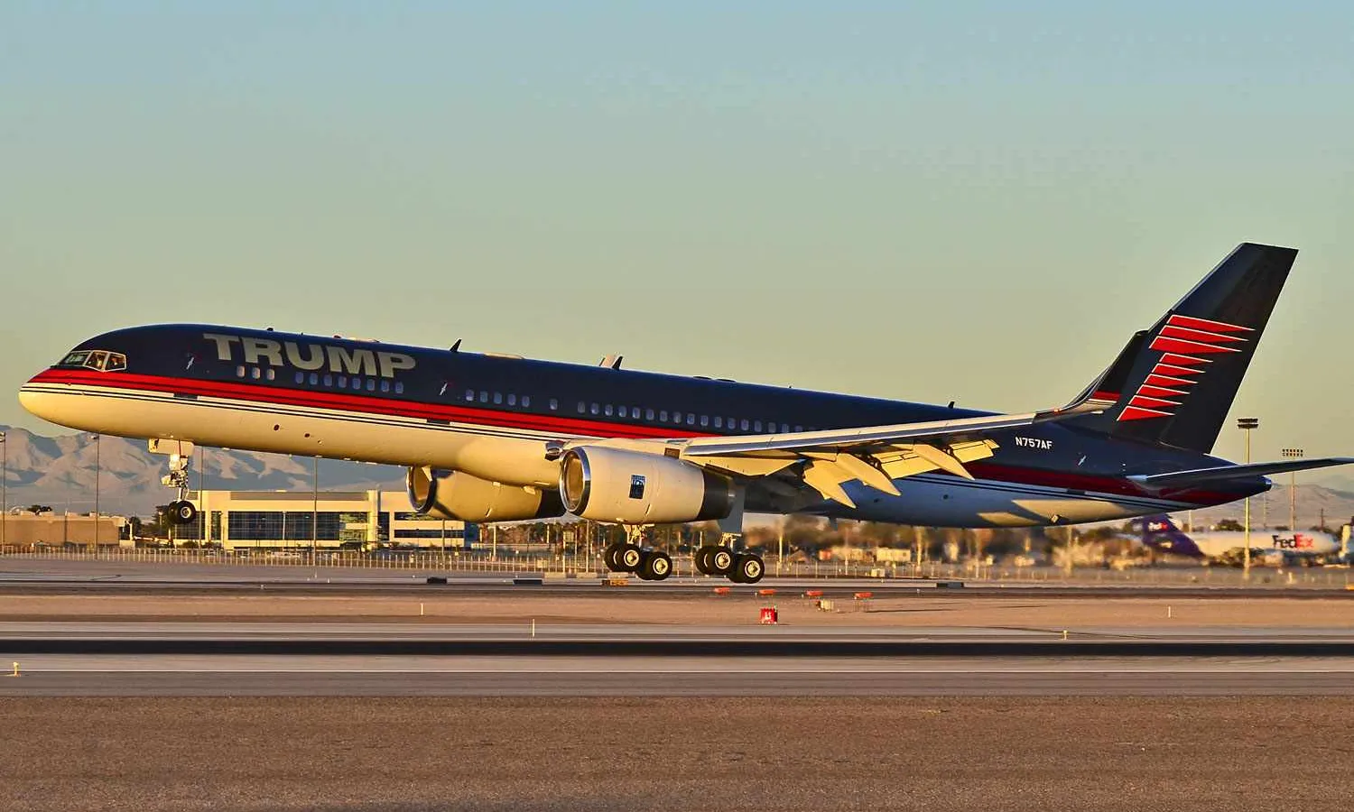 Boeing 757 "Trump Force One" (Tomáz Del Coro)