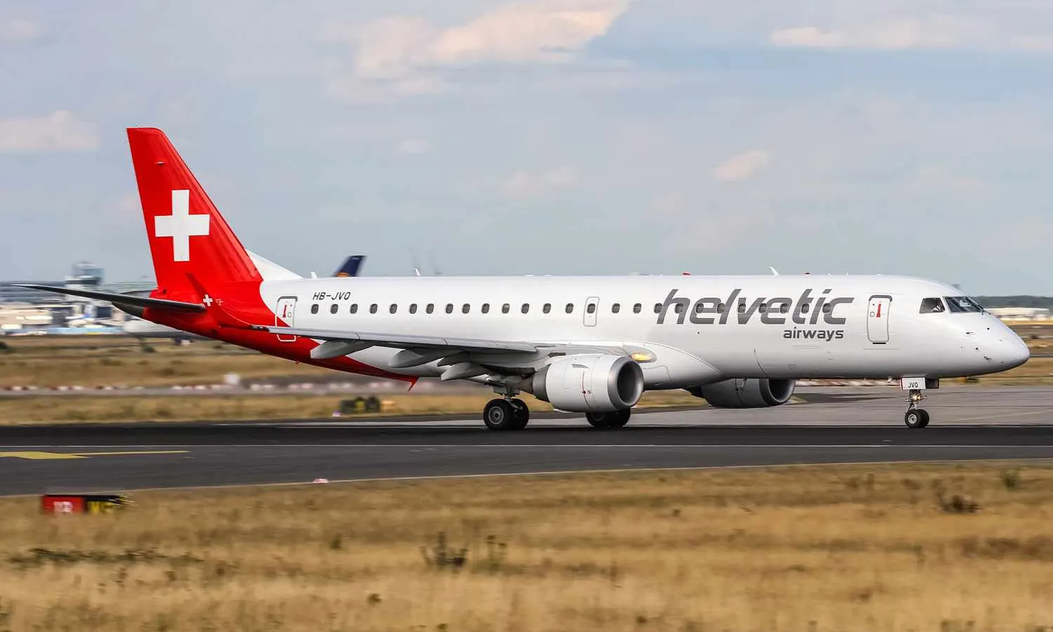 Helvetic Airways E190 (Oliver Holzbauer)
