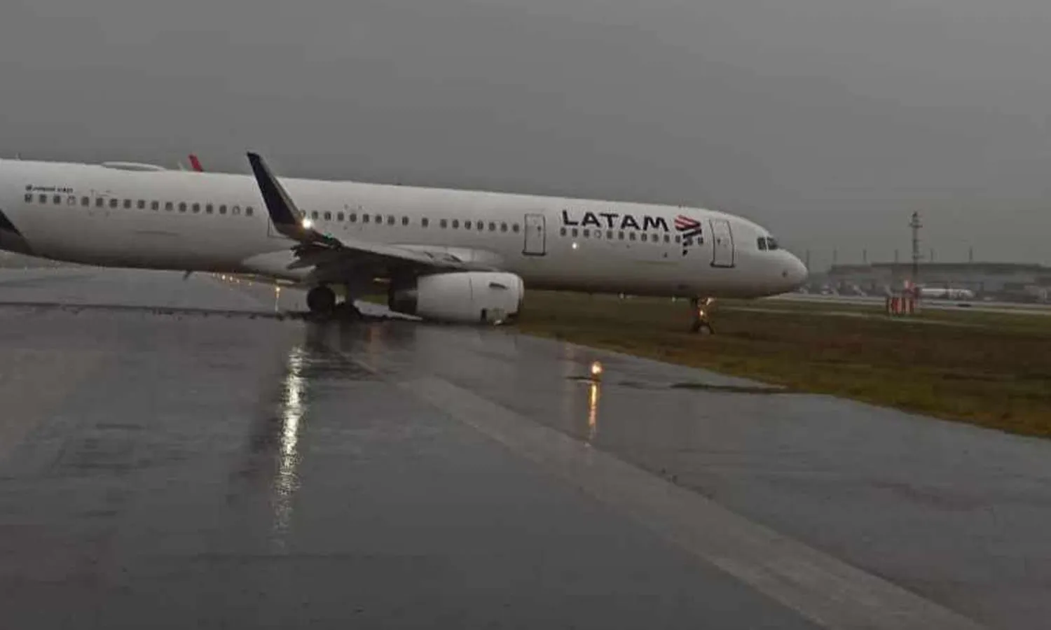 LATAM A321 runway excursion