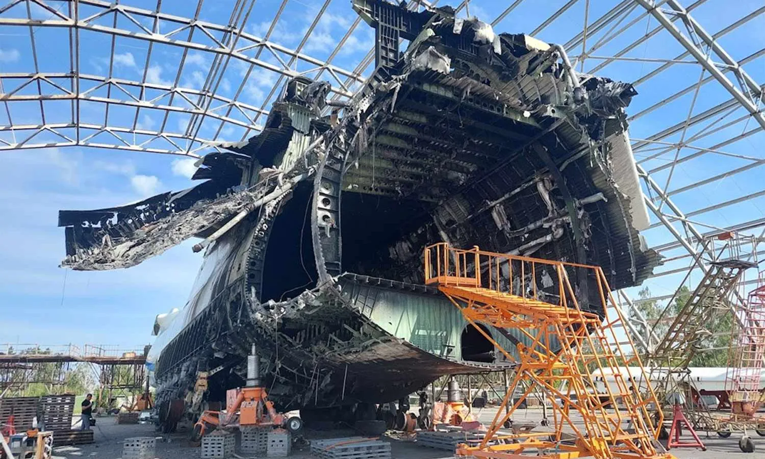 An-225 (Igor Lesiv, aerovokzal.net)