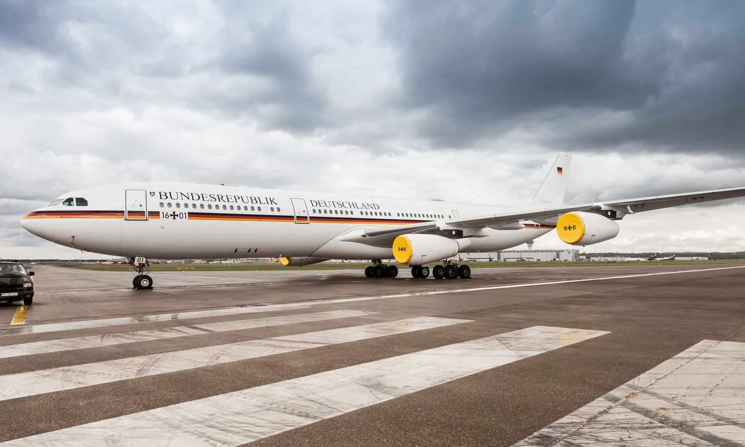 Luftwaffe A340-300 (Snifjaku)