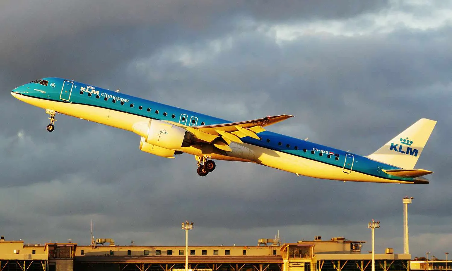 KLM Cityhopper E195-E2 PHNXD registration (Jerzy Jabłoński)