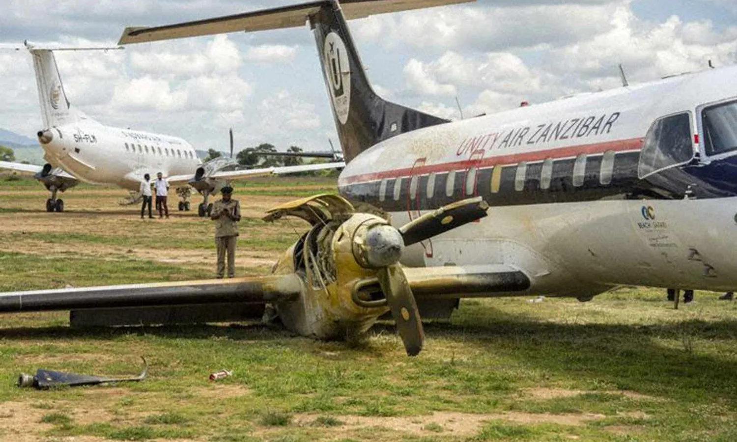 The EMB 120 5H-MJH in the foreground and the 5H-FLM aircraft in the background moments before the accident (Social media)
