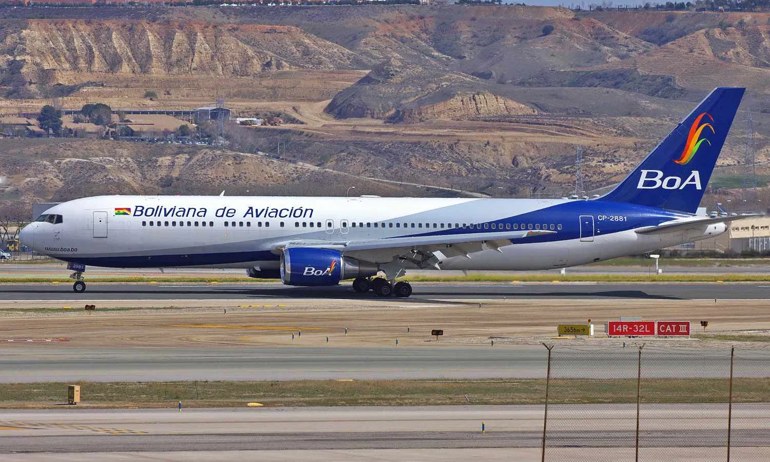 Boliviana de Aviación Boeing 767-300ER CP-2881 (Michael HAJ)