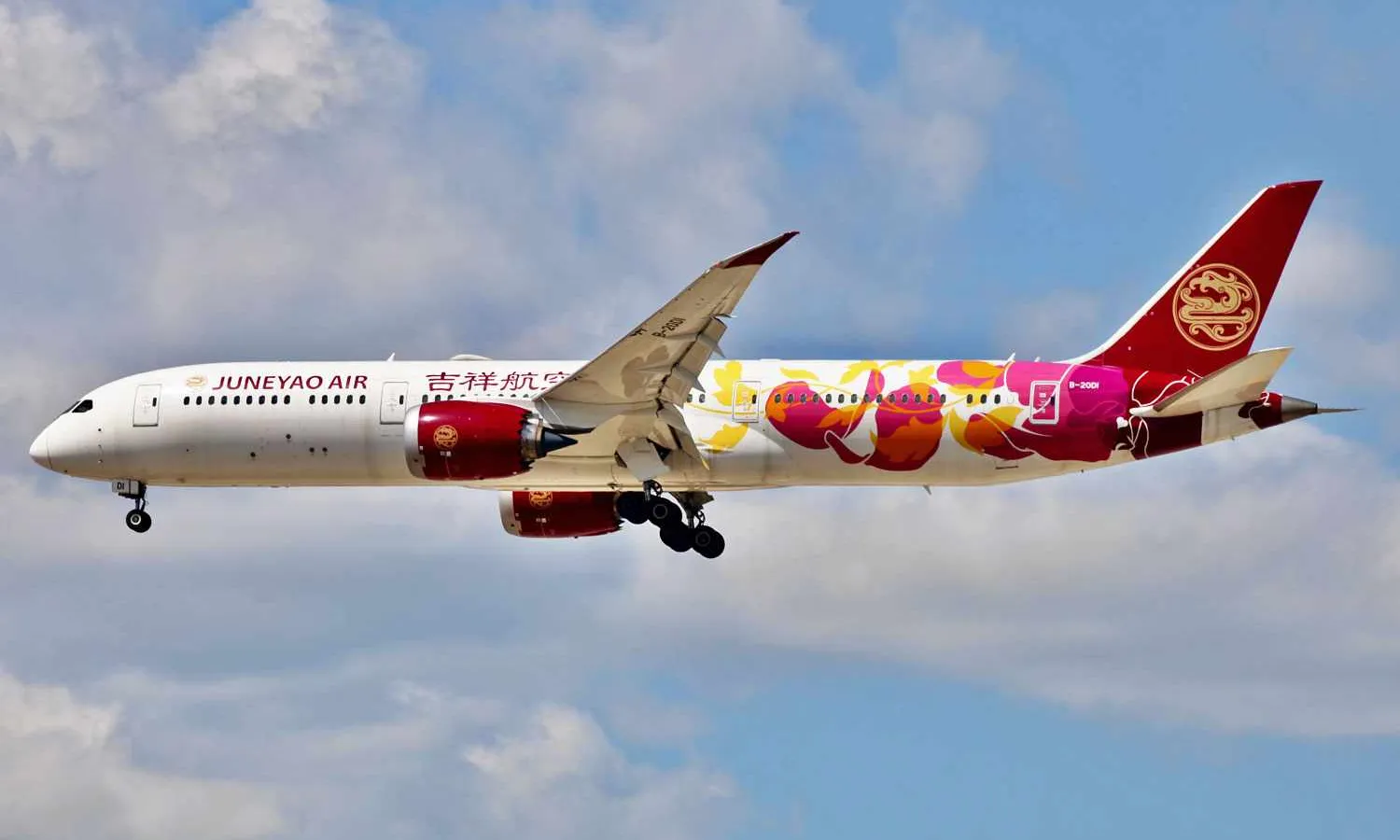 Juneyao Air Boeing 787-9 Dreamliner (Colin Cooke Photo)