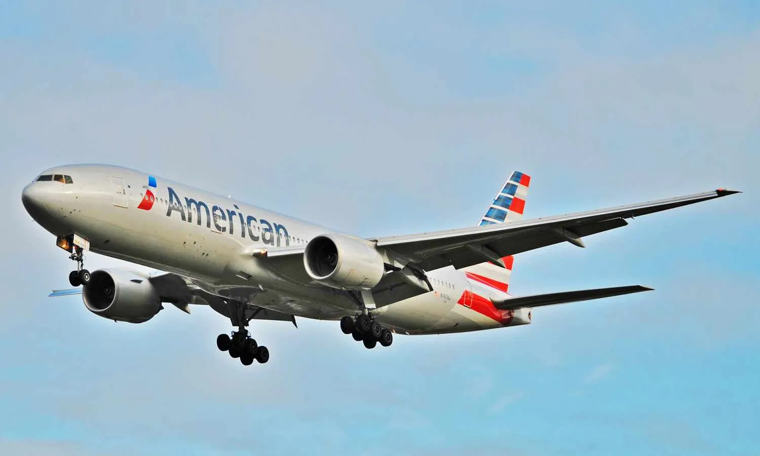 American Airlines will retrofit Boeing 777-200 to expand premium seats