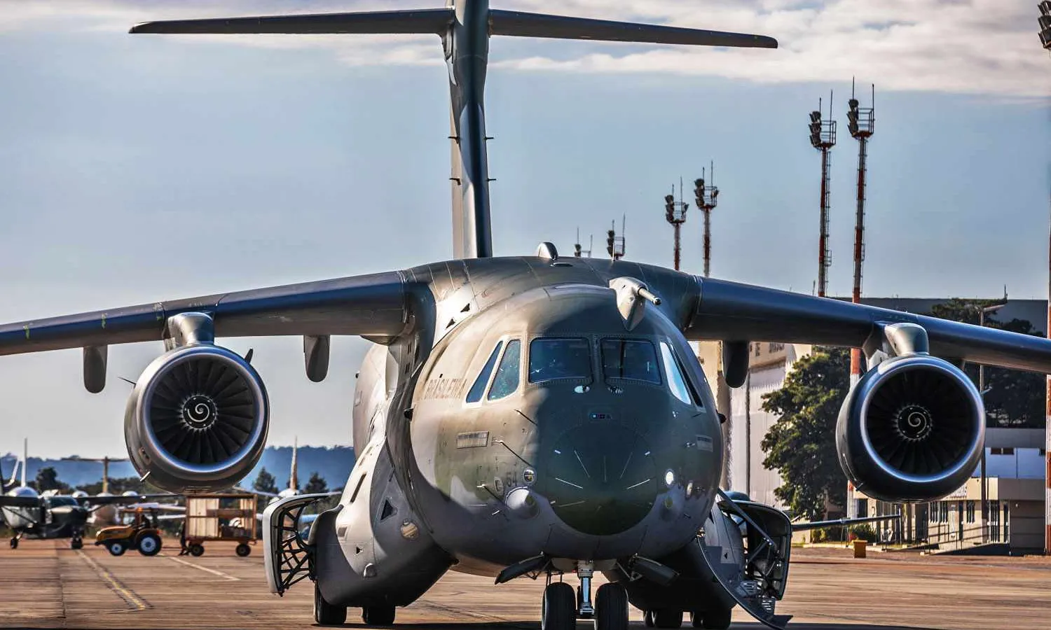 Embraer C-390 Millennium (Embraer)