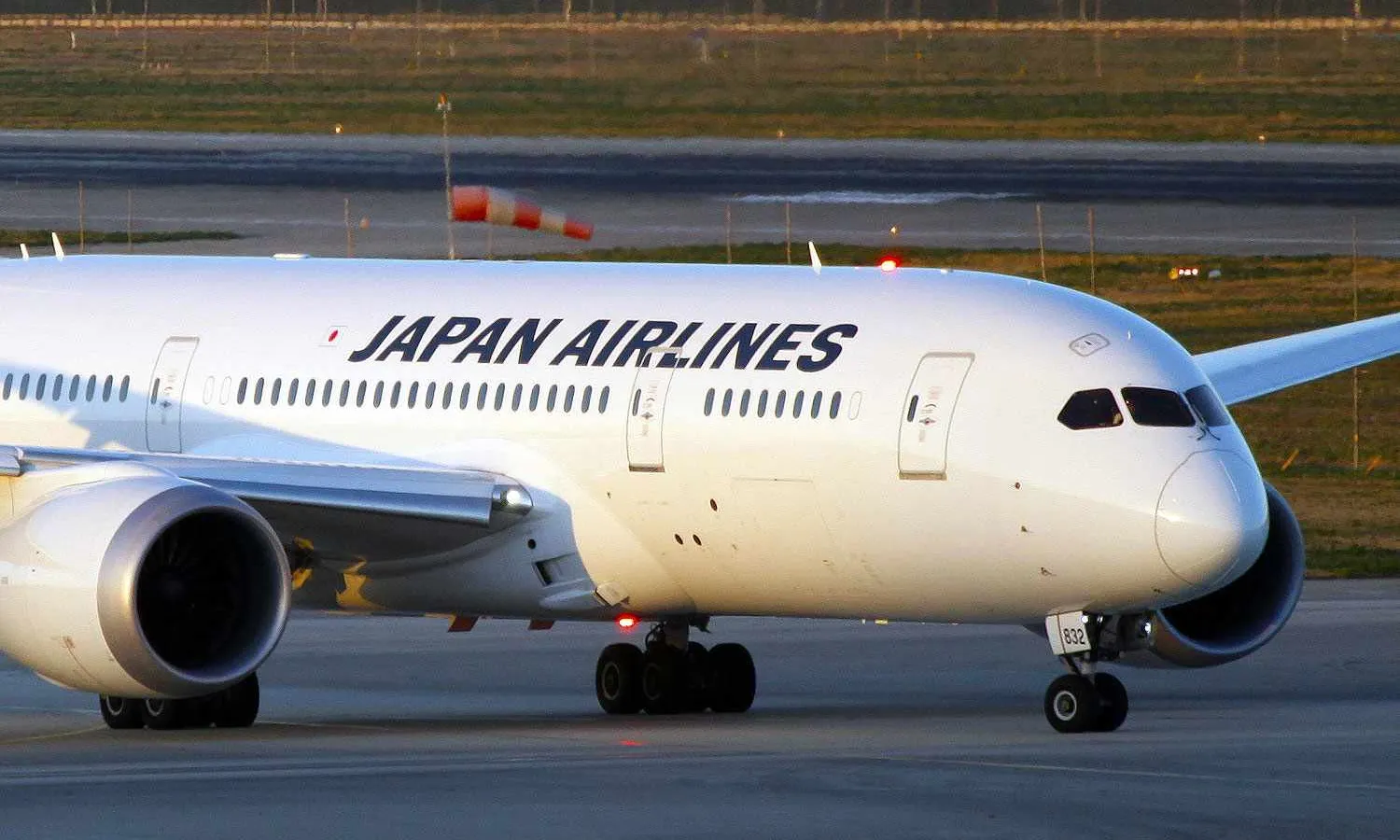 Japan Airlines Boeing 787 Dreamliner (byeangel)