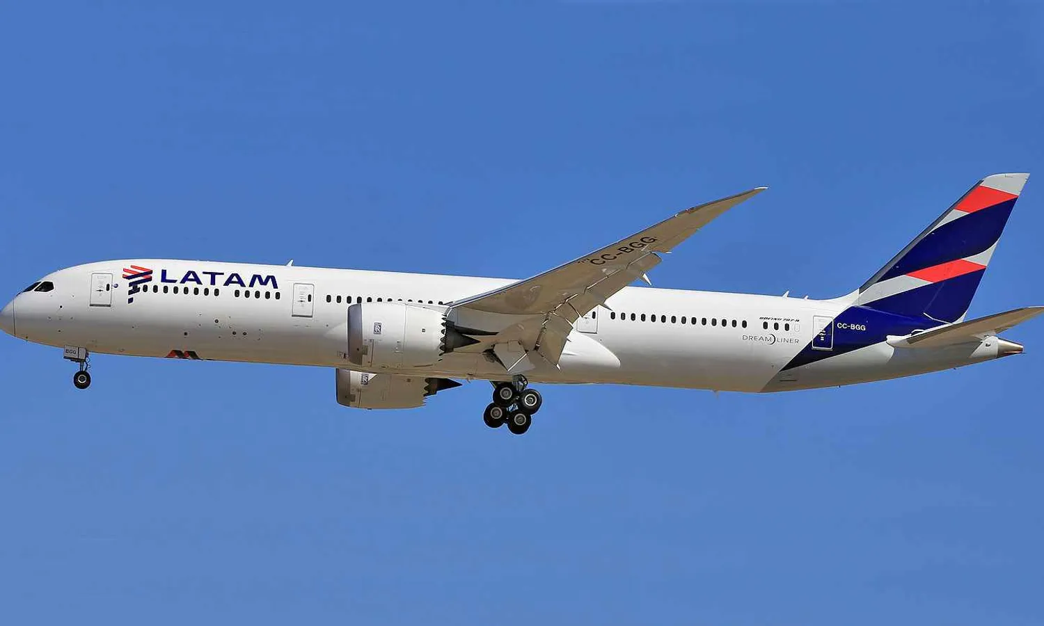 LATAM Airlines Boeing 787-9 Dreamliner CC-BGG (Victor/CC)