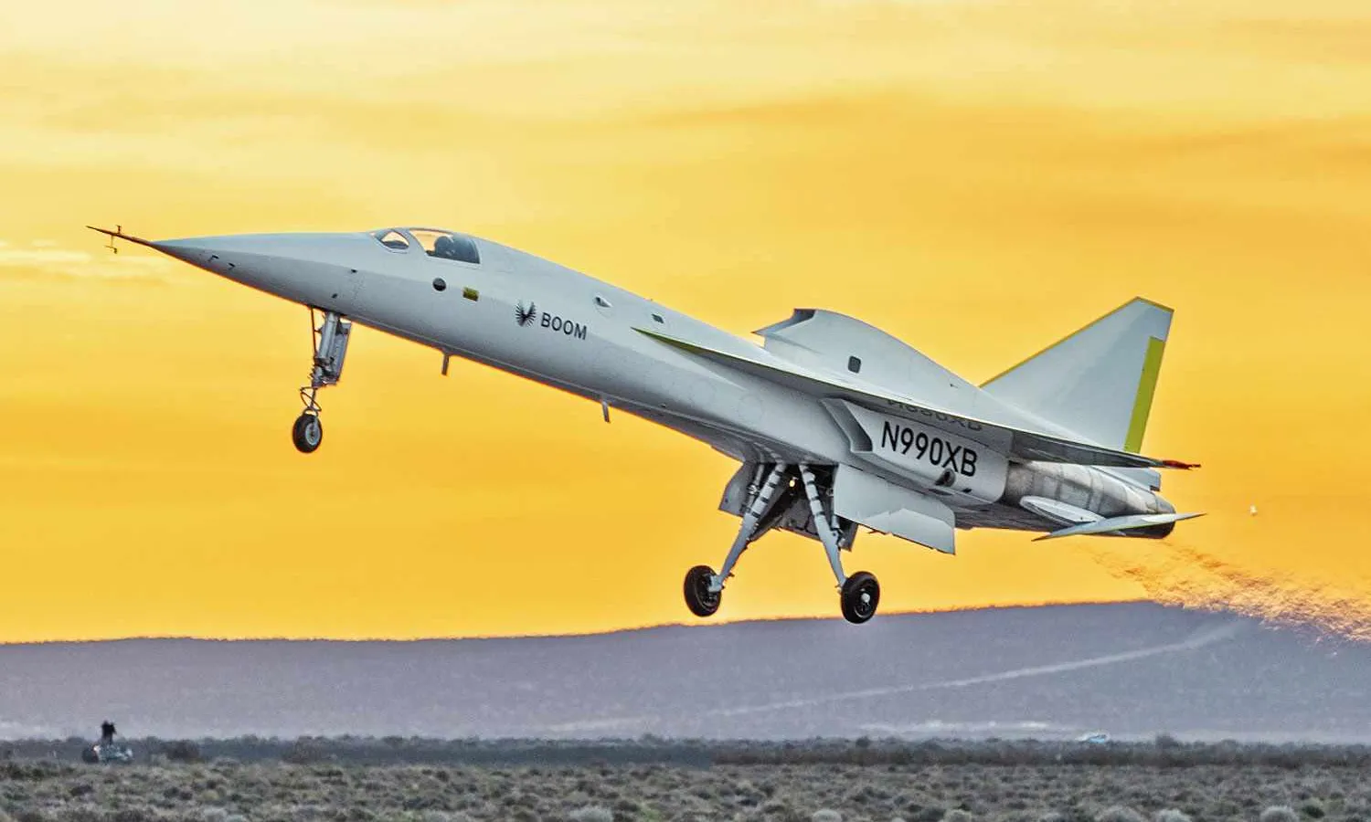 The XB-1 plane takes off for the first time (Boom Supersonic)