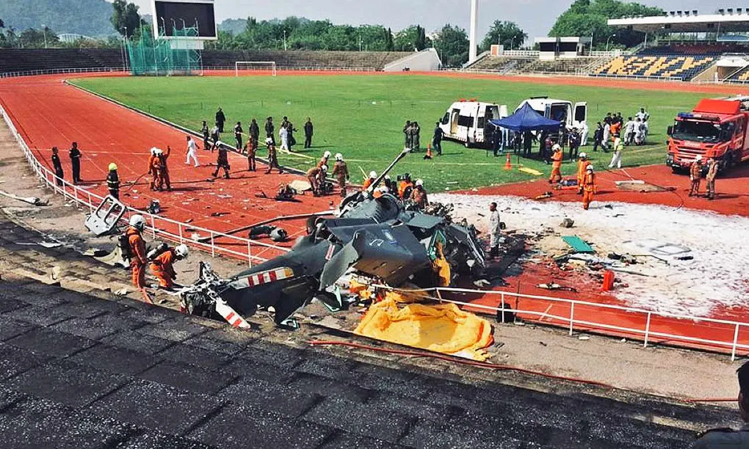 Wreckage of Malaysian AW139 (Social media)