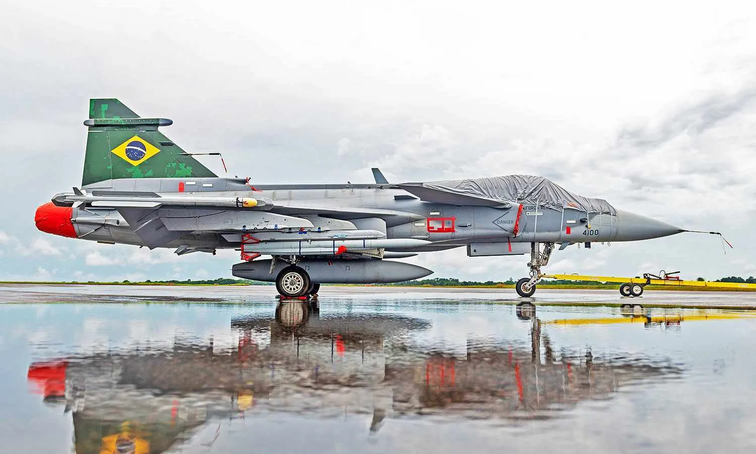 The Brazilian Air Force's Gripen E fighter spent 20 days in the heat and humidity of the Amazon region (Saab)