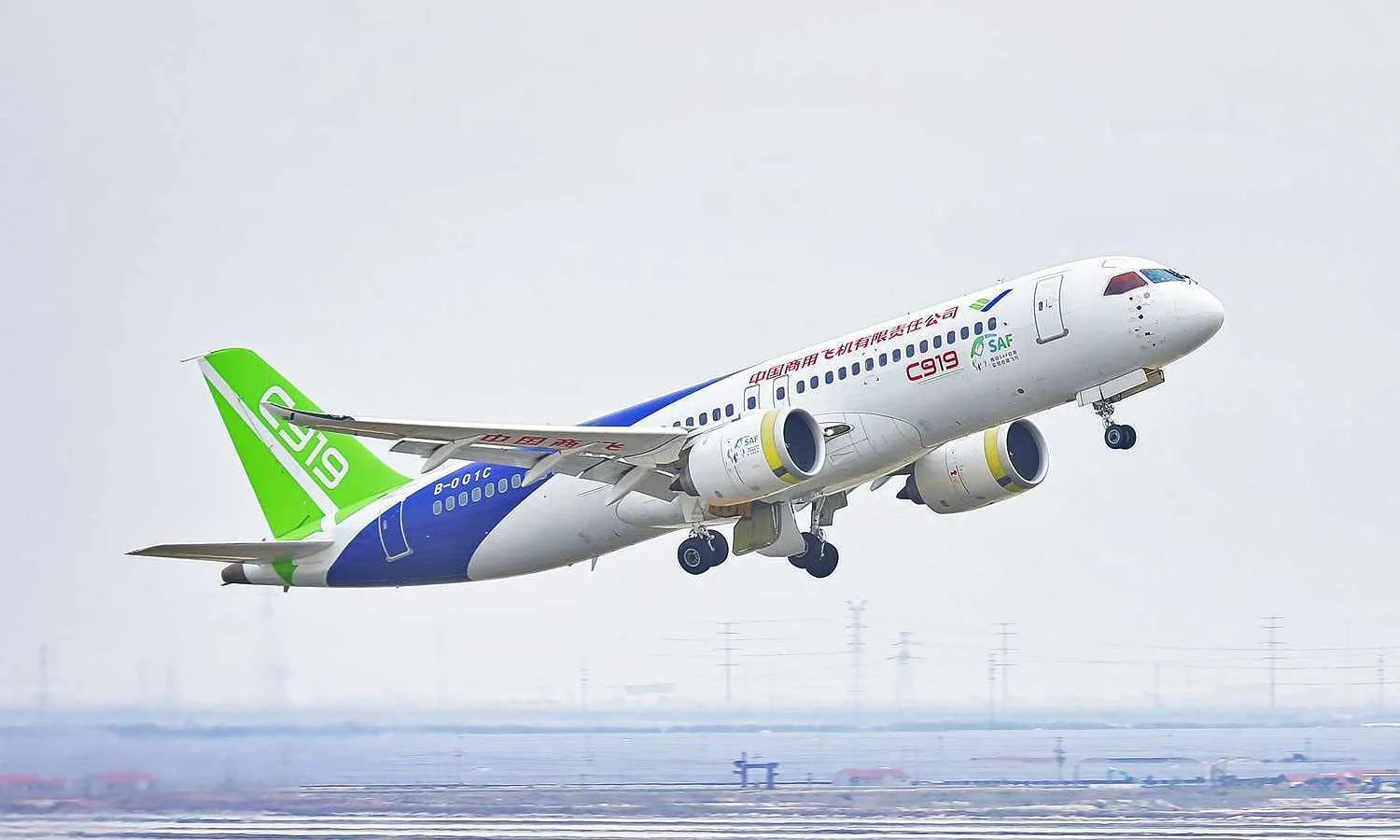 C919 airliner with SAF (COMAC)