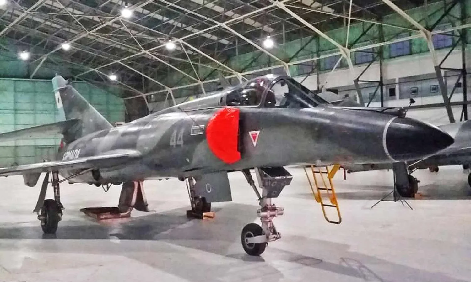 One of the five Super Etendard received in 2019 by Argentina (Social media/Pucará)